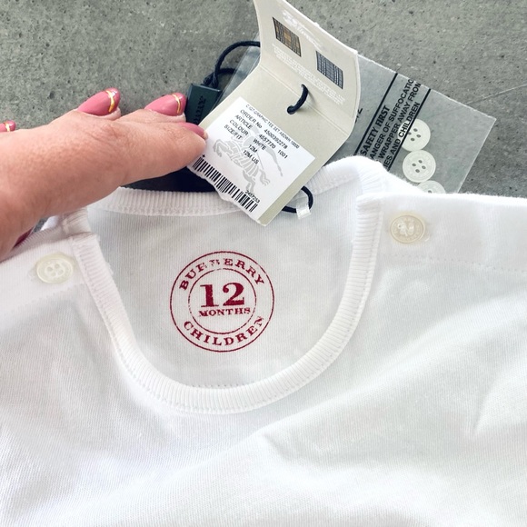 BURBERRY New unisex T-shirt 12M - Picture 2 of 3